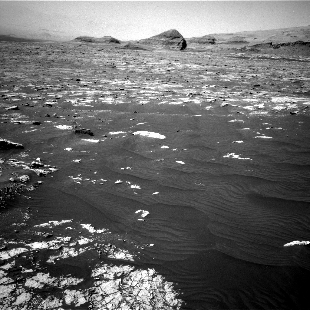 Nasa's Mars rover Curiosity acquired this image using its Right Navigation Camera on Sol 3072, at drive 834, site number 87