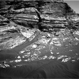 Nasa's Mars rover Curiosity acquired this image using its Left Navigation Camera on Sol 3076, at drive 1420, site number 87