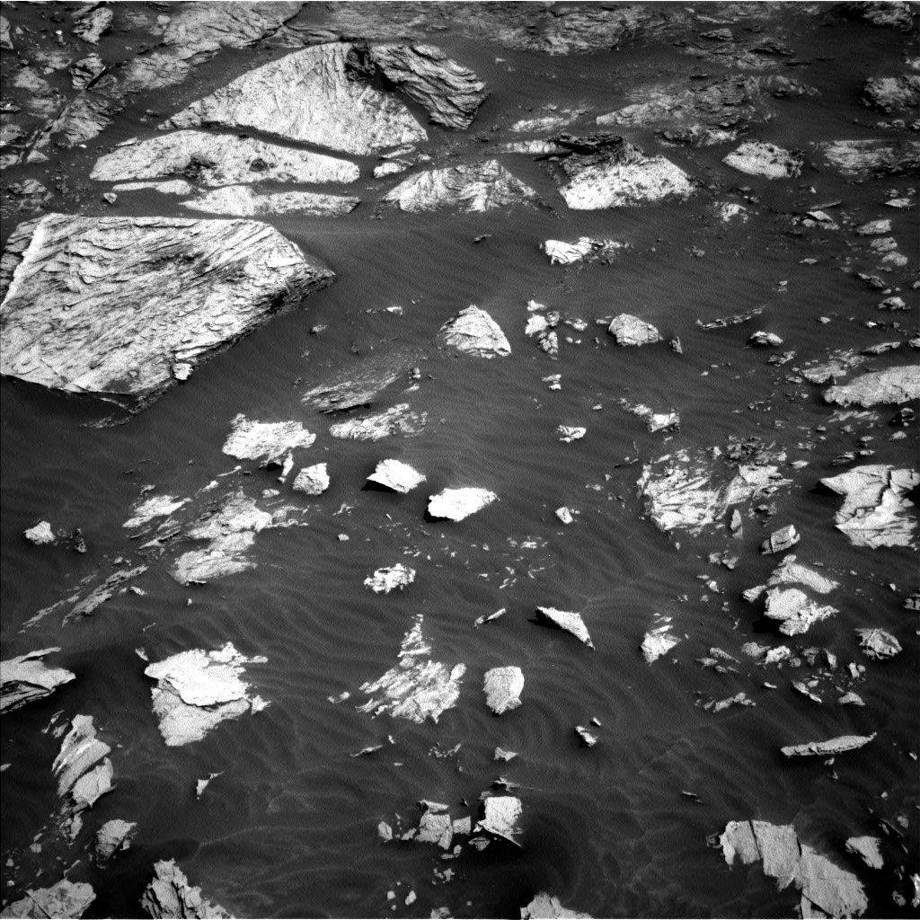 Nasa's Mars rover Curiosity acquired this image using its Left Navigation Camera on Sol 3081, at drive 1916, site number 87