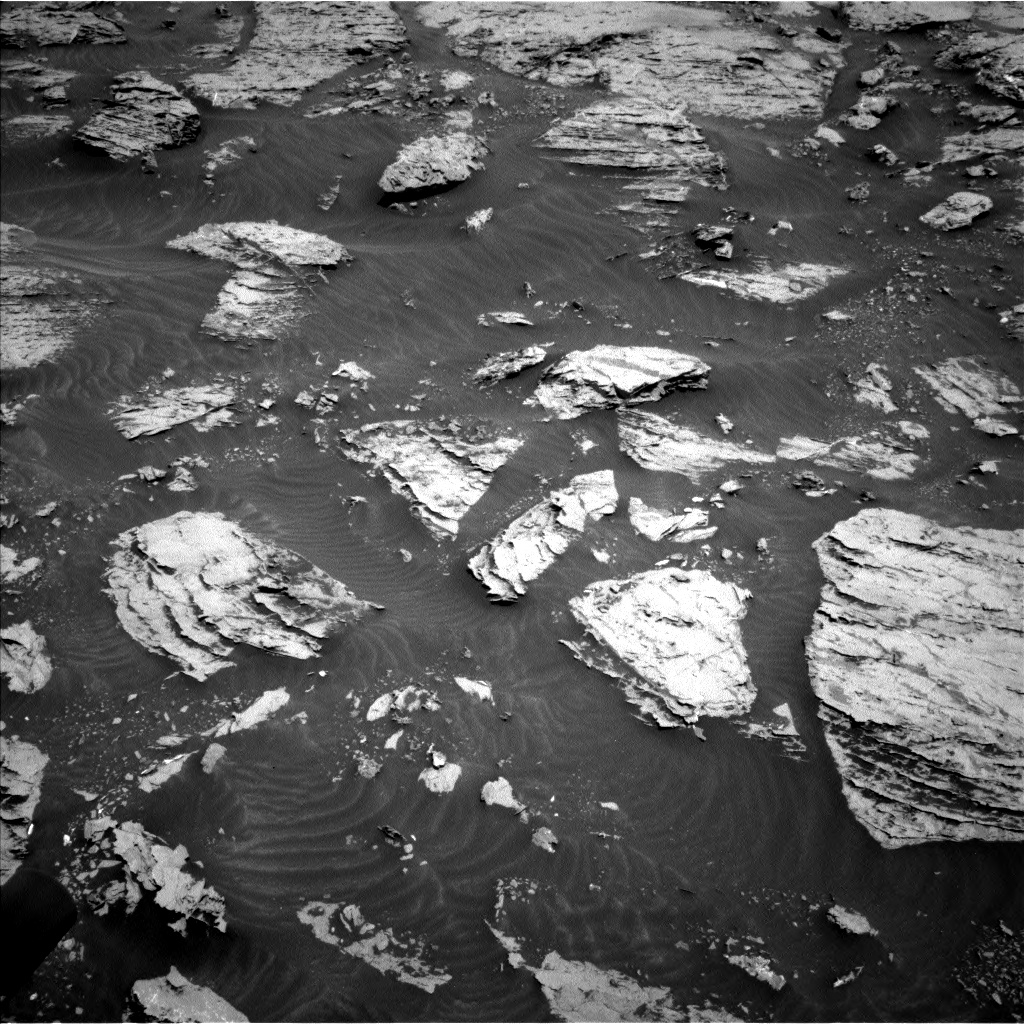 Nasa's Mars rover Curiosity acquired this image using its Left Navigation Camera on Sol 3083, at drive 2150, site number 87