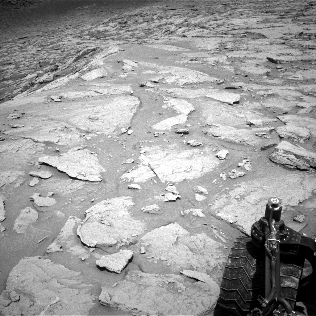 Nasa's Mars rover Curiosity acquired this image using its Left Navigation Camera on Sol 3086, at drive 2536, site number 87