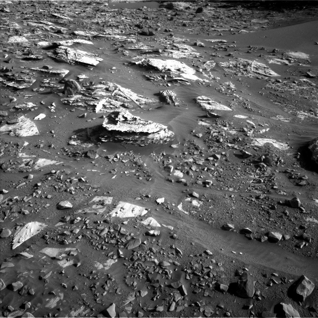 Nasa's Mars rover Curiosity acquired this image using its Left Navigation Camera on Sol 3318, at drive 2958, site number 91