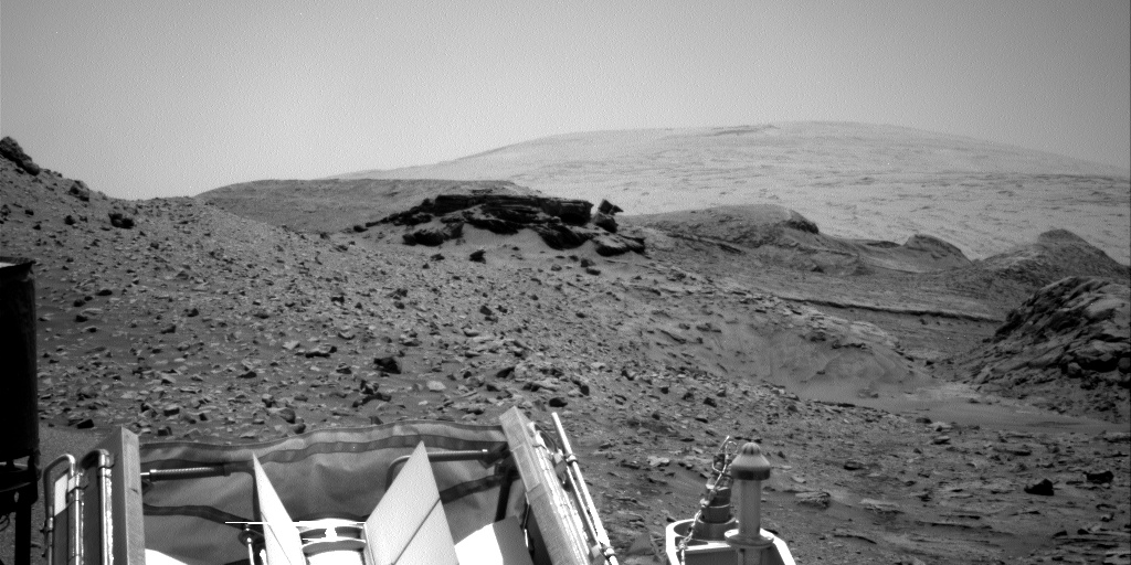 Nasa's Mars rover Curiosity acquired this image using its Right Navigation Camera on Sol 3392, at drive 2080, site number 93