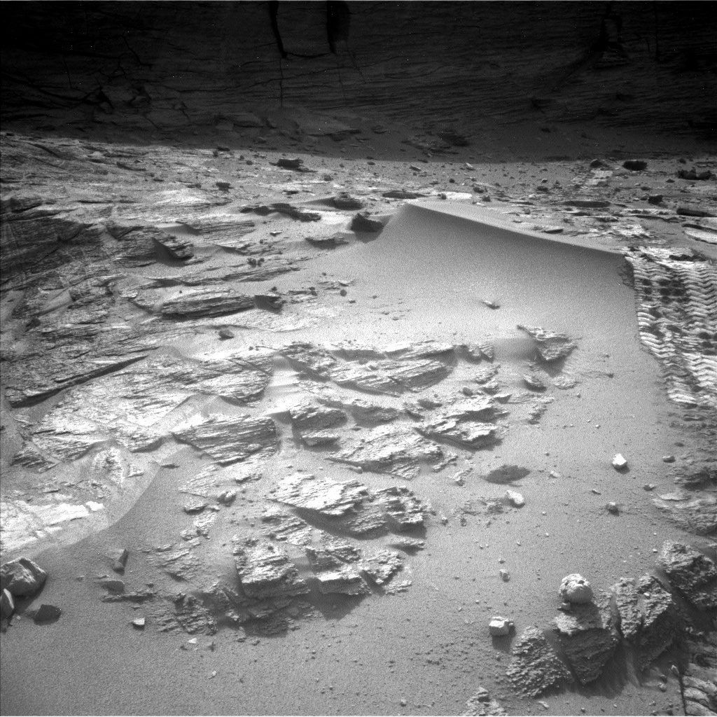 Nasa's Mars rover Curiosity acquired this image using its Left Navigation Camera on Sol 3560, at drive 2724, site number 96