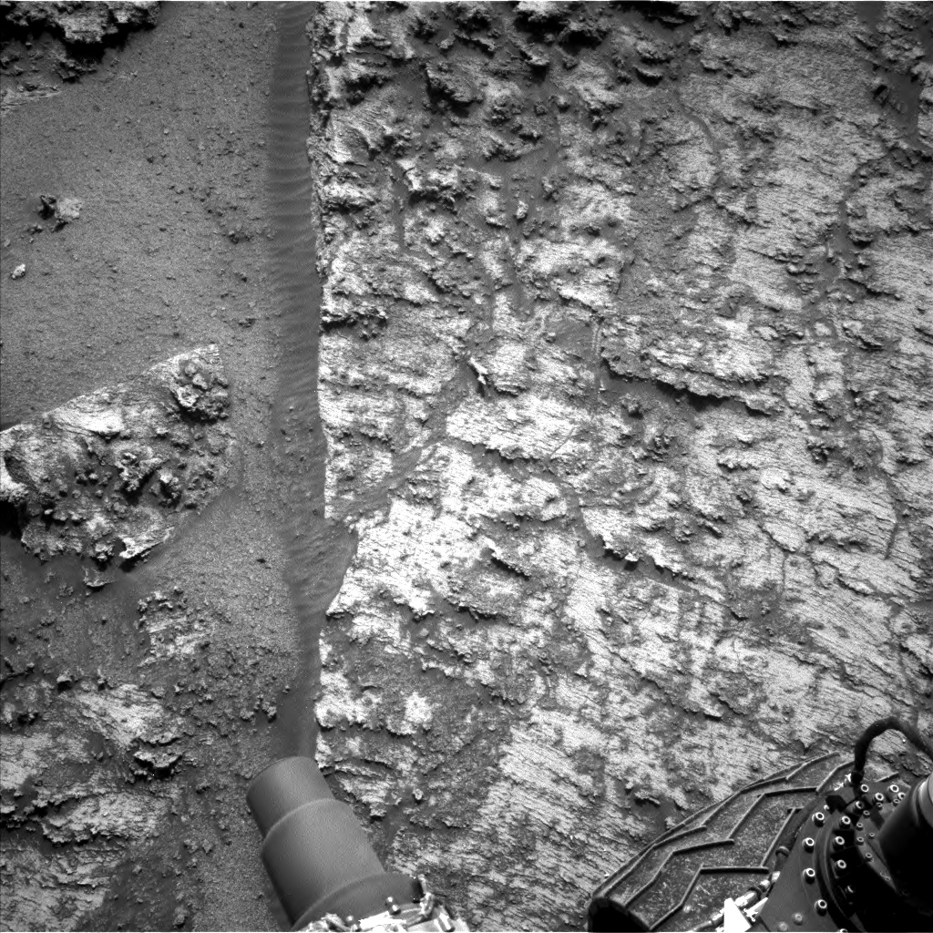 Nasa's Mars rover Curiosity acquired this image using its Left Navigation Camera on Sol 3567, at drive 0, site number 97