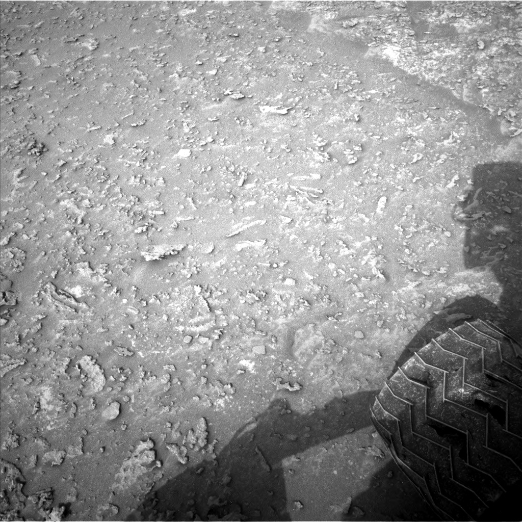 Nasa's Mars rover Curiosity acquired this image using its Left Navigation Camera on Sol 3639, at drive 138, site number 98