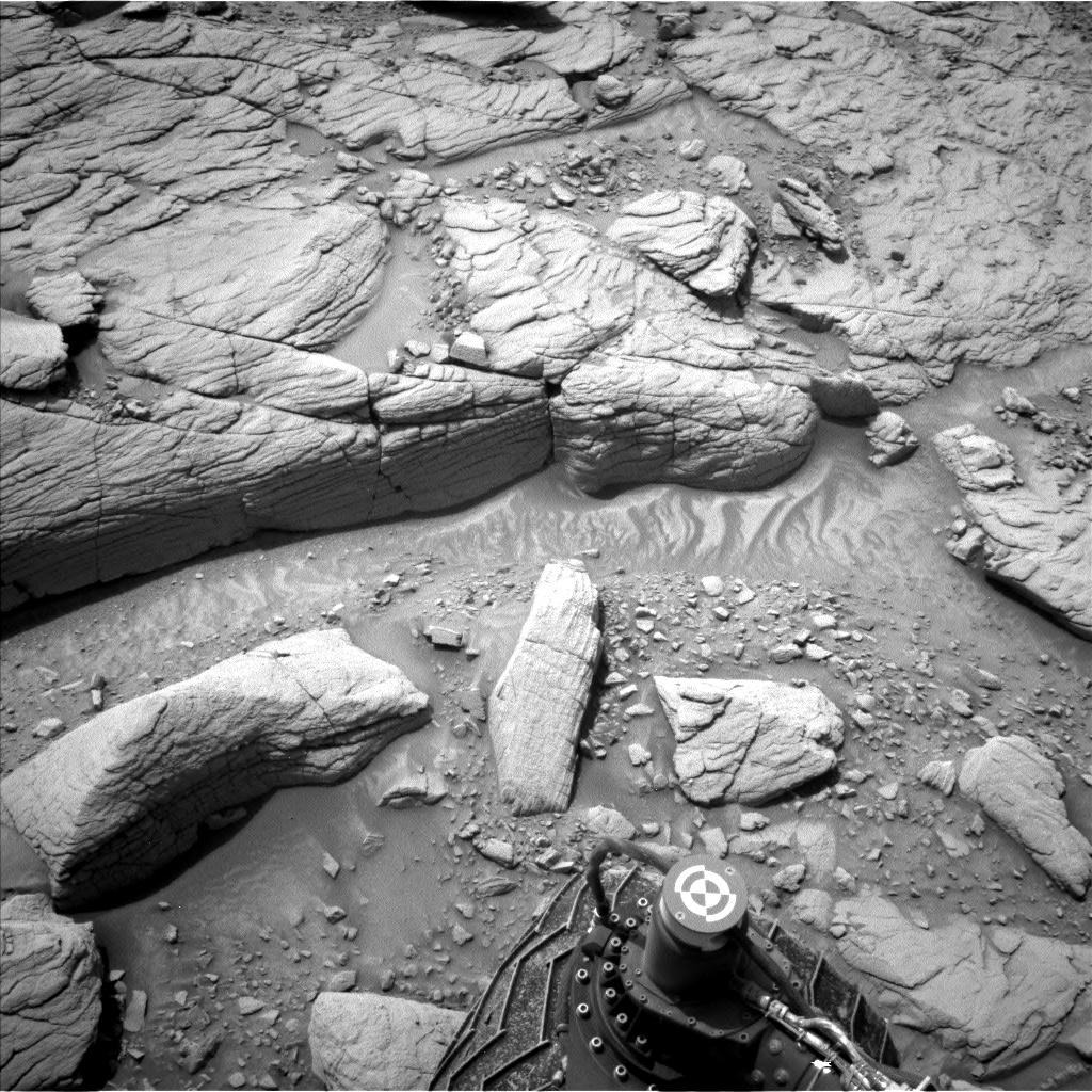 Nasa's Mars rover Curiosity acquired this image using its Left Navigation Camera on Sol 3653, at drive 1448, site number 98
