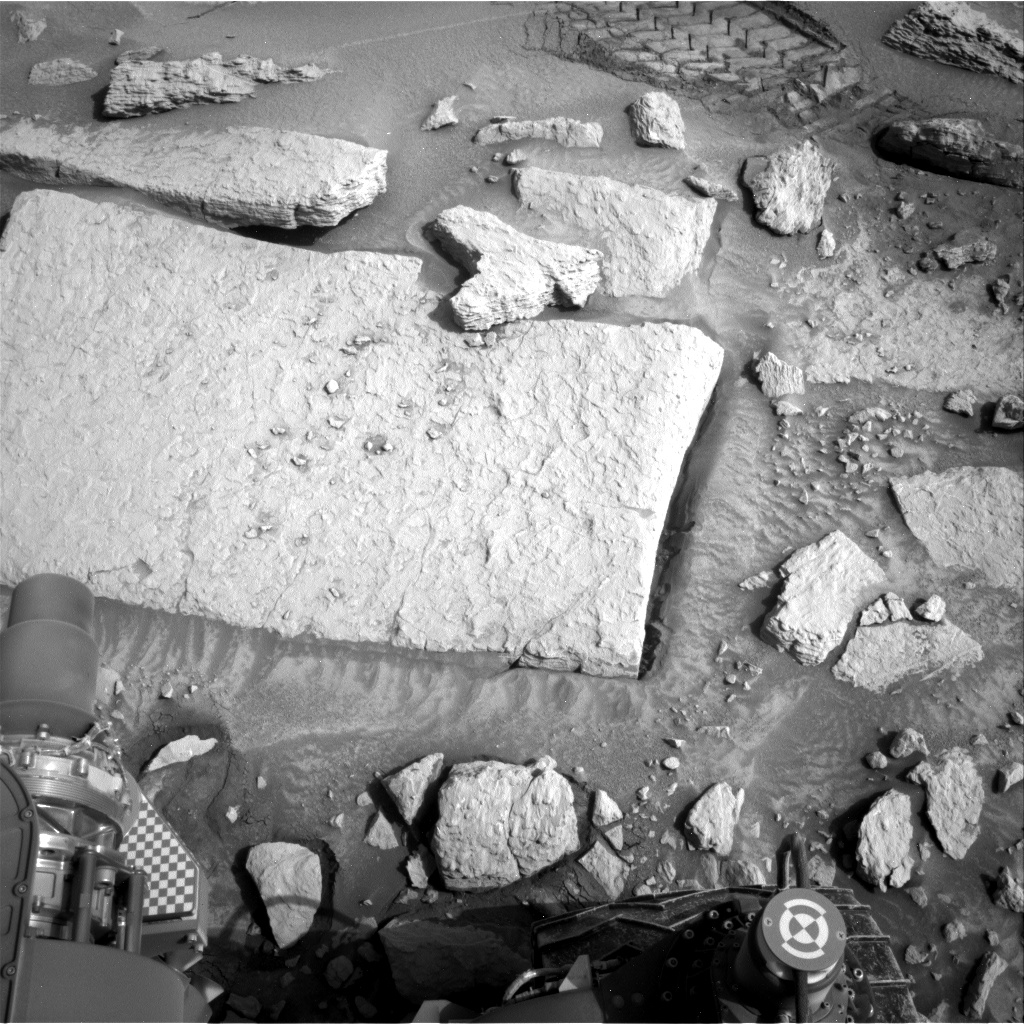 Nasa's Mars rover Curiosity acquired this image using its Right Navigation Camera on Sol 3658, at drive 1938, site number 98