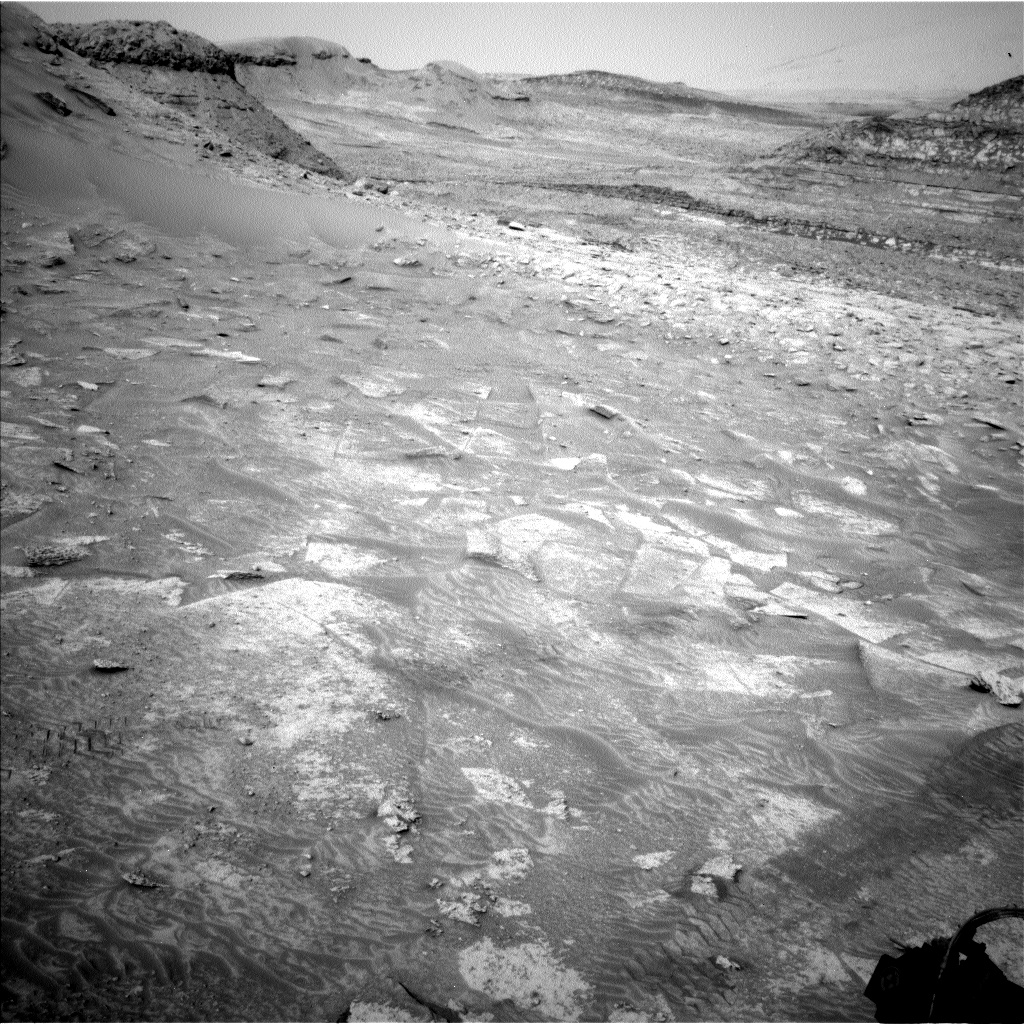 Nasa's Mars rover Curiosity acquired this image using its Left Navigation Camera on Sol 3665, at drive 2350, site number 98