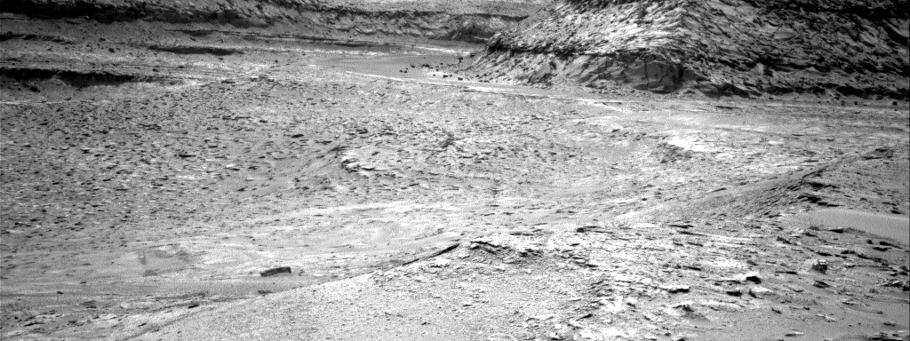 Nasa's Mars rover Curiosity acquired this image using its Right Navigation Camera on Sol 3671, at drive 2578, site number 98
