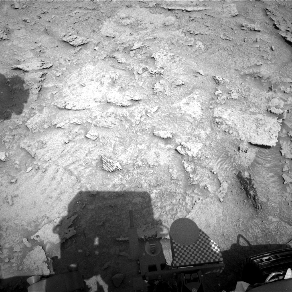 Nasa's Mars rover Curiosity acquired this image using its Left Navigation Camera on Sol 3672, at drive 2704, site number 98