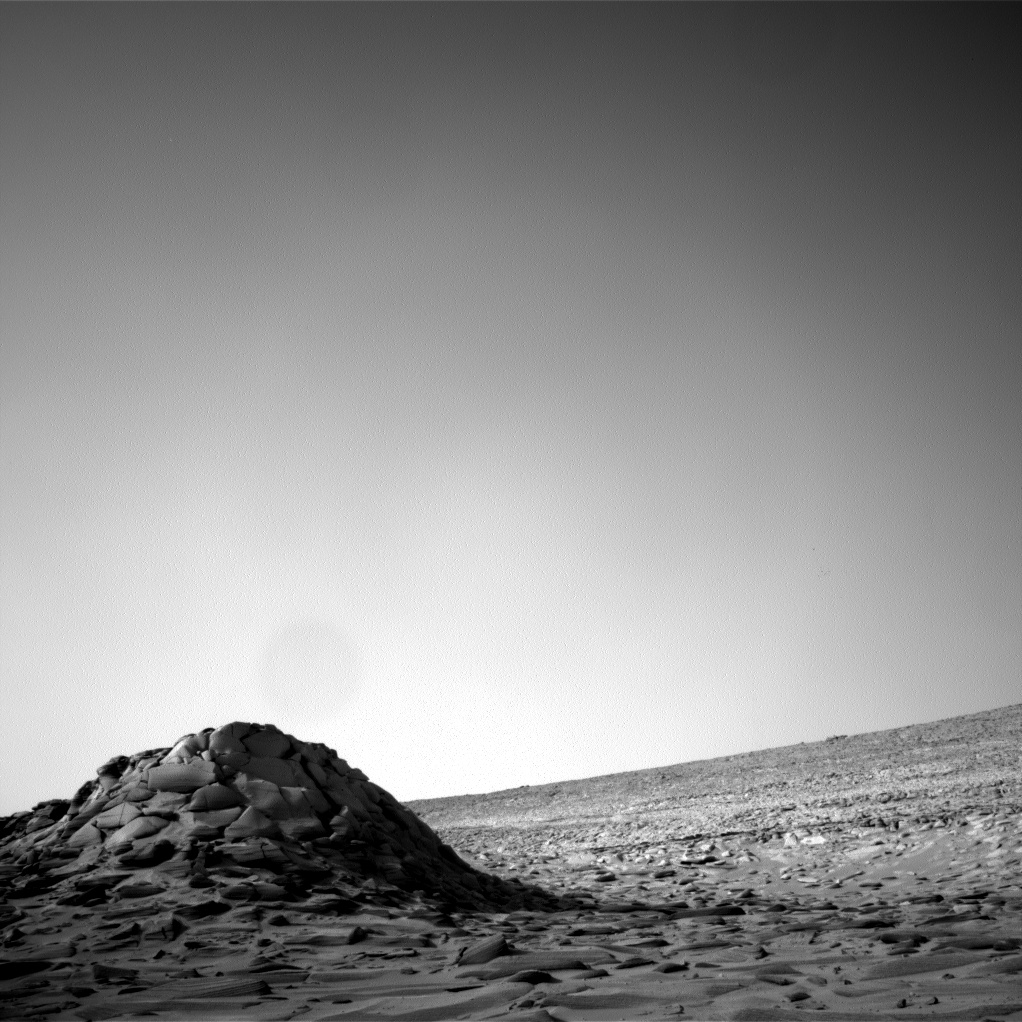 Nasa's Mars rover Curiosity acquired this image using its Right Navigation Camera on Sol 3749, at drive 922, site number 100