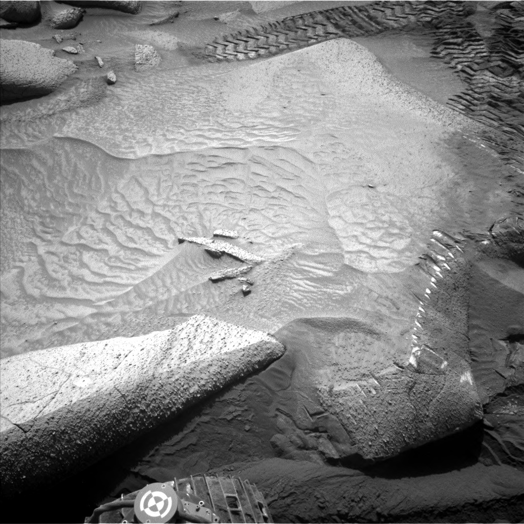 Nasa's Mars rover Curiosity acquired this image using its Left Navigation Camera on Sol 3851, at drive 1402, site number 101