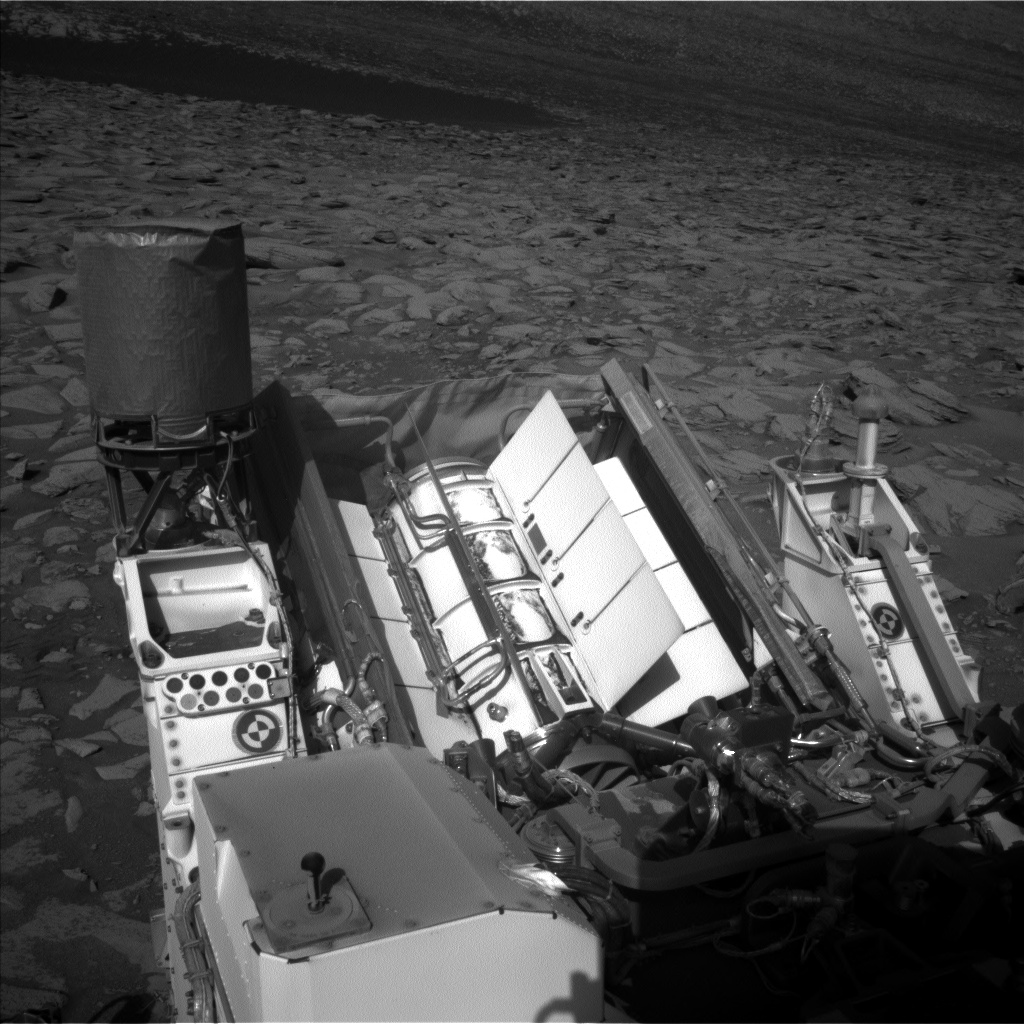 Nasa's Mars rover Curiosity acquired this image using its Left Navigation Camera on Sol 3887, at drive 1192, site number 102