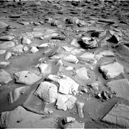 Nasa's Mars rover Curiosity acquired this image using its Left Navigation Camera on Sol 3901, at drive 2590, site number 102