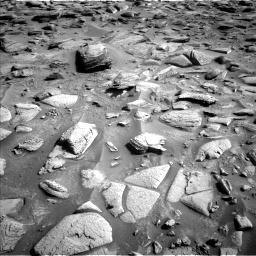 Nasa's Mars rover Curiosity acquired this image using its Left Navigation Camera on Sol 3901, at drive 2632, site number 102