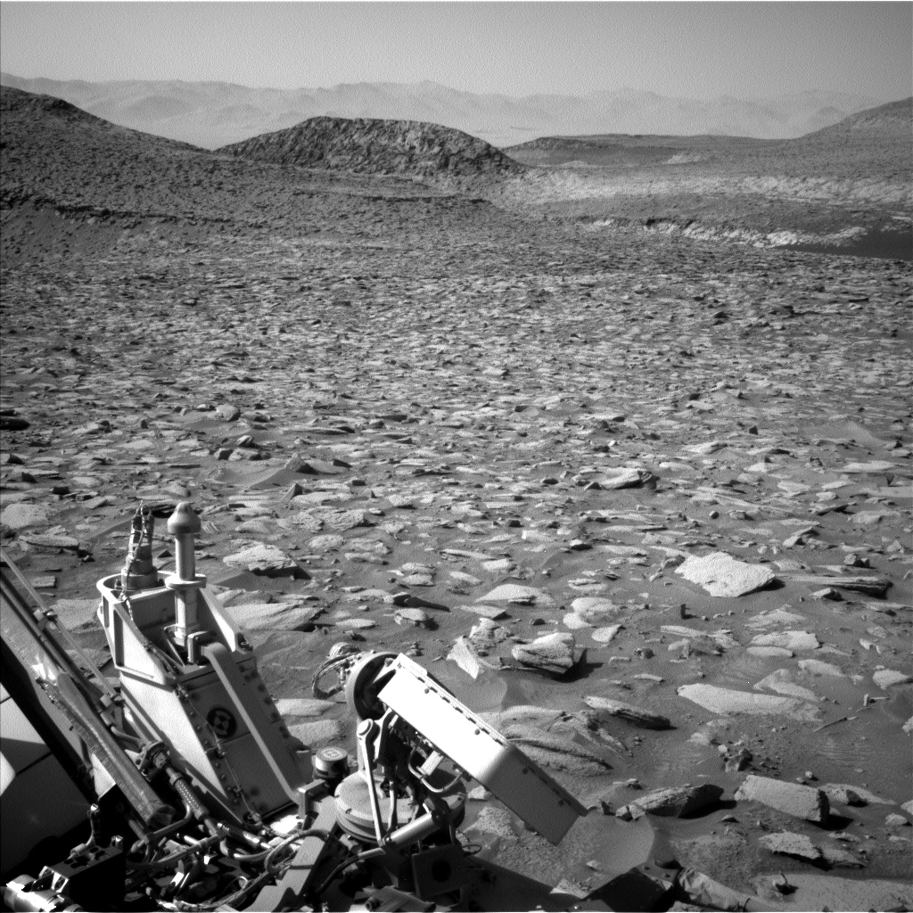 Nasa's Mars rover Curiosity acquired this image using its Left Navigation Camera on Sol 3910, at drive 400, site number 103