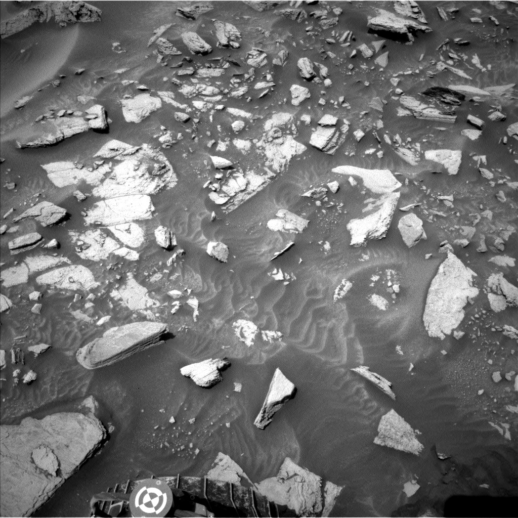 Nasa's Mars rover Curiosity acquired this image using its Left Navigation Camera on Sol 4061, at drive 1222, site number 105
