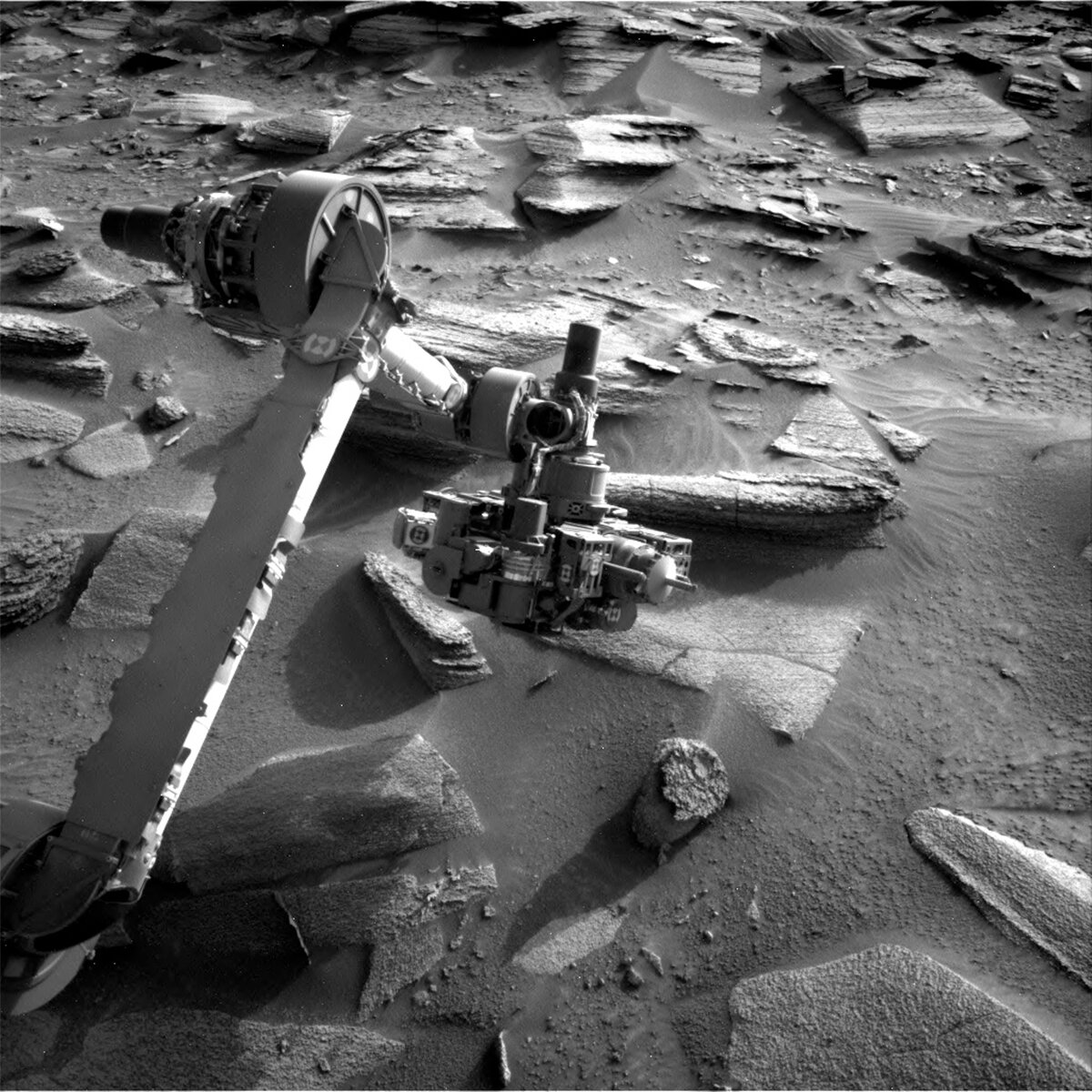 This image was taken by Right Navigation Camera onboard NASA's Mars rover Curiosity on Sol 3583.