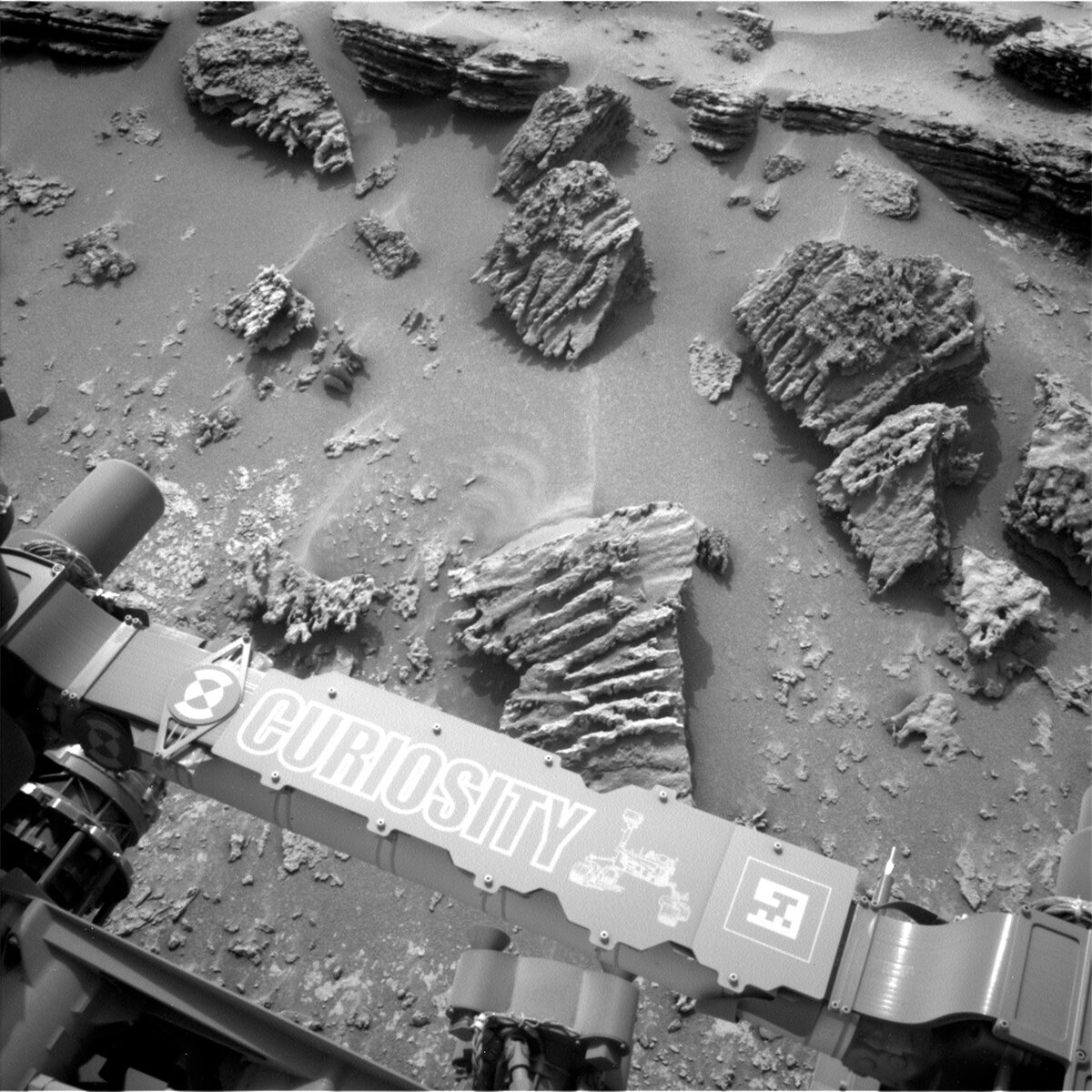 This image was taken by Left Navigation Camera onboard NASA's Mars rover Curiosity on Sol 3639.
