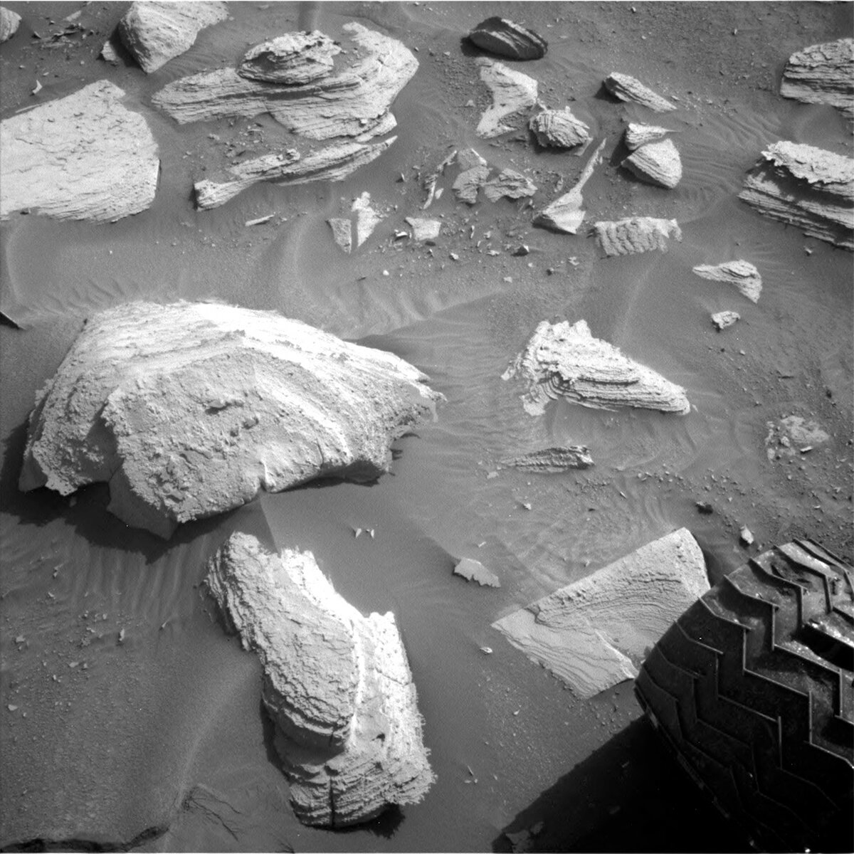 Read article: Sols 3957-3959: Curiosity the Cautious Rover!