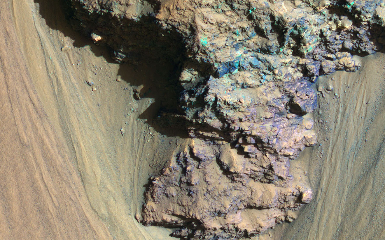 Geologic History Revealed in Valles Marineris