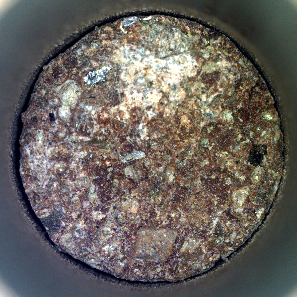 NASA Perseverance capturó esta imagen el 13 de junio de una muestra extraída de una roca de conglomerado llamada 
