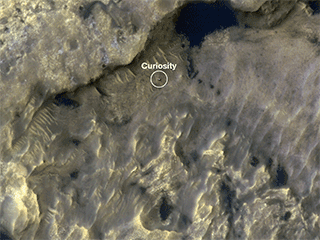 View image for HiRISE Watches Curiosity Journey Across the Clay Unit
