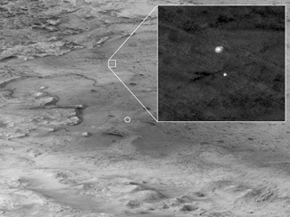 View image for HiRISE Captured Perseverance During Descent to Mars
